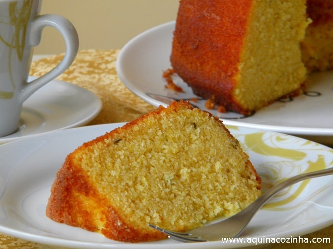 BOLO DE FUBÁ COM QUEIJO PARMESÃO SUPER FOFINHO. 